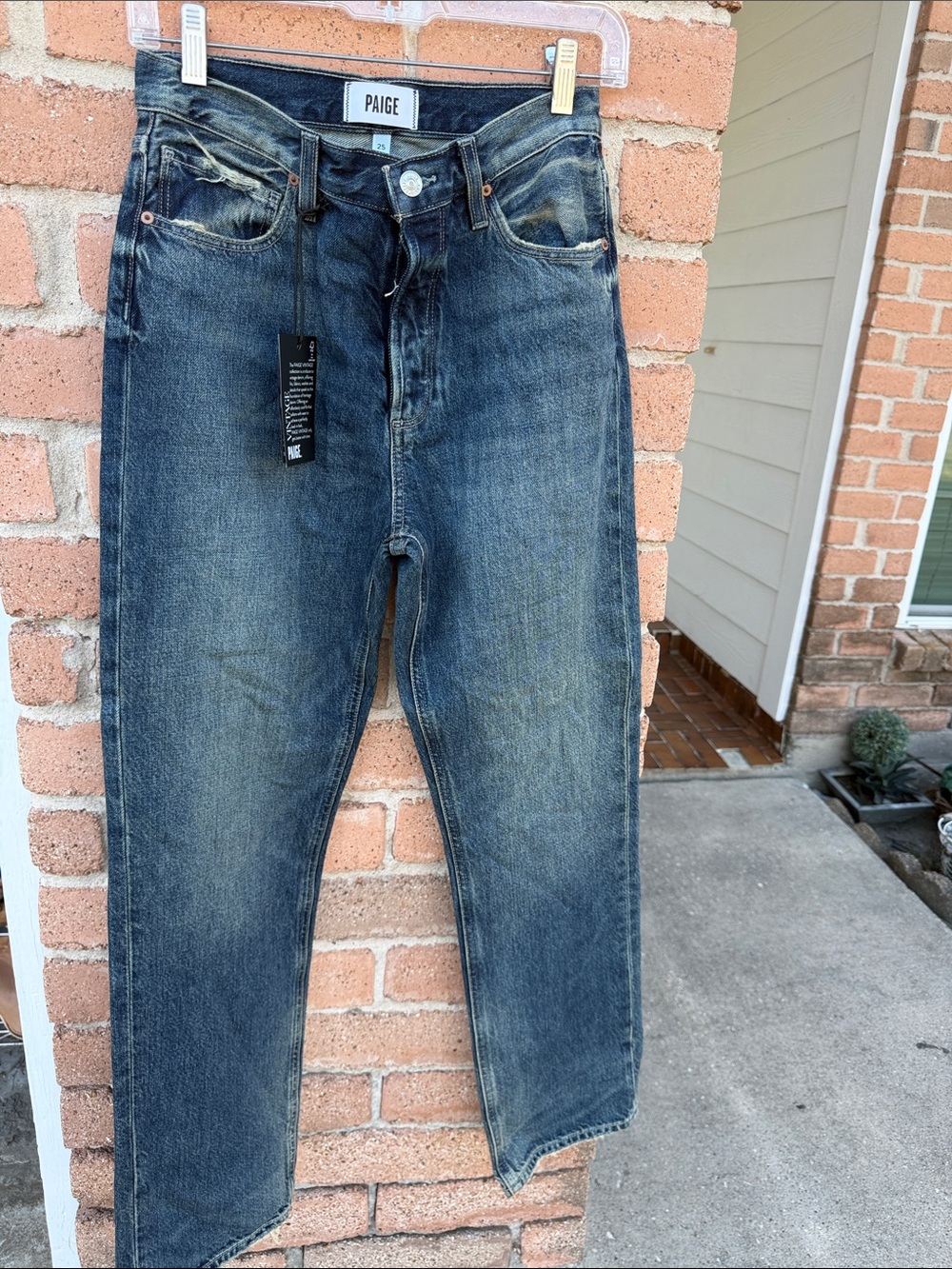 PAIGE sawyer Relaxed Jeans in Faded Blue